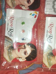 Fine Touch Fancy Bindi