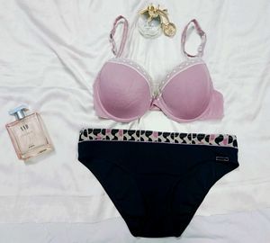 🇳🇿💫💗Pink Bra &amp; Panty Set