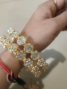 Elegant Gold-tone Bangle Set