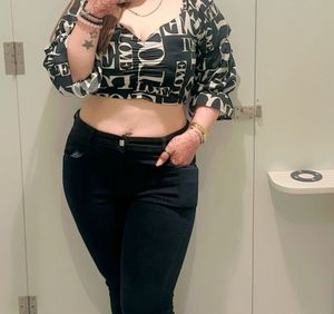 Black &amp; White Graphic Print Long Sleeve Crop Top