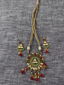 Royal Look Necklace Set 🪷