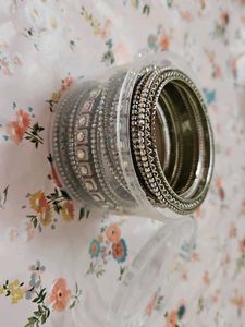 Sparkling Silver Bangle Set