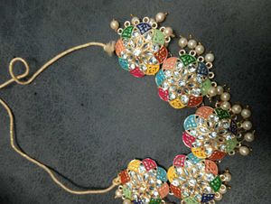 Boutique Set Neckpiece With Jhumka And Tika.