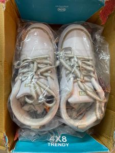 Asian Casual White Sneakers🌸