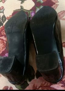 Black Pointed Toe Flats