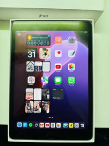 iPad 9th Gen -(64GB)- Great Condition!