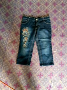 Embellished Capri Jeans