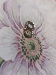 SILVER STONED EARRING