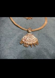 Gold Tone Necklace with Pendant