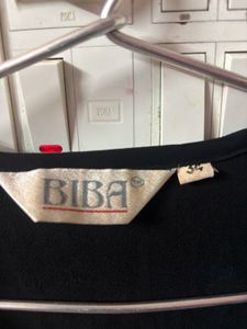 Elegant Embroidered Kurta