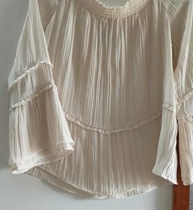 White Off Shoulder Top 🤍