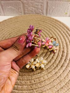 Floral Hair Claw Clips - Set of 4