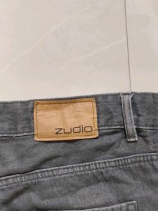 JEANS • ZUDIO