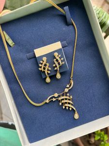 💛 Elegant Gold-Tone Necklace Set 💛