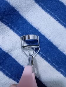 Pink Eyelash Curler