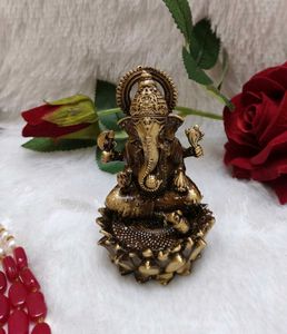 Ganesh Ji With Singhasan