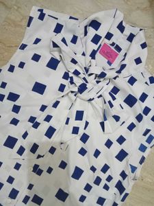 Chic Square Print Top
