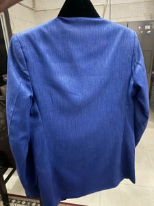 Stylish Blue Blazer with Black Collar