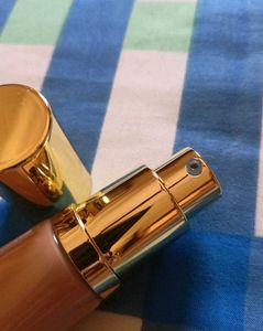 Estee Lauder Moisturizing Makeup Foundation