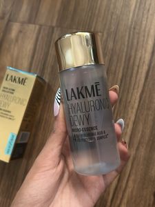 Lakme Hyaluronic Dewy Essence