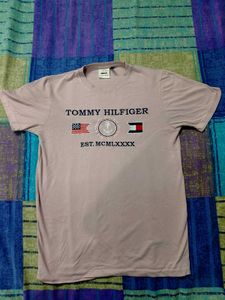 Tommy Hilfiger T-shirt 👕