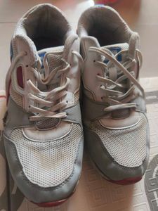 Super Sneakers