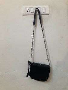 HM Casual Black Slingbag