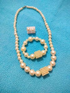 White Moti Necklace Set