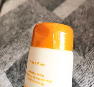 Asaya D-Tan Face Cleanser