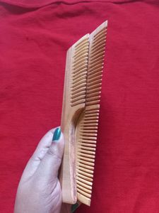 NEEM WOODEN COMBS (2)