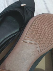 Women&#39;s Black Bellies
