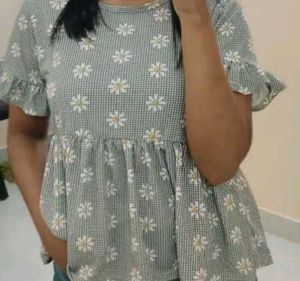 Daisy Print Ruffle Top