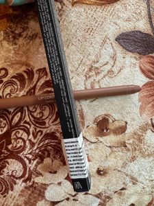 ⭐️Huda Beauty ⭐️ Lip Liner Sandy Beige