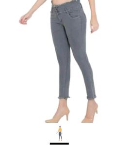 ✨️✨️Price Drop✨️✨️ Slim Fit Ankle Length Jeans