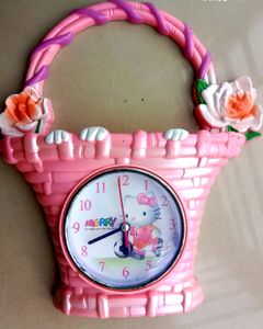 Table clock pink,,very nice condition