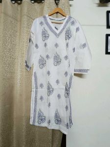 Elegant White Embroidered Kurta