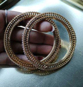 Elegant Gold-Tone Bangle Set