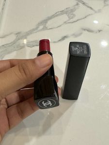 ⭐️Chanel⭐️ Rouge Allure 114