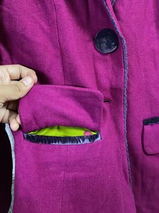 Women’s Coat With Double Cuts On Back