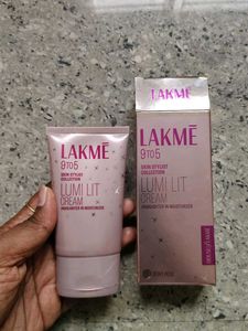 Lakme Lumi Lit Highlighter Cream
