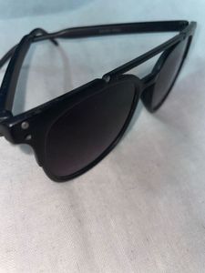 Voyage Unisex Purple Lens & BlackWayfarer Sunglass