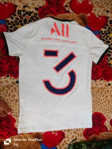 Nike White Graphic T-Shirt. (M)Size