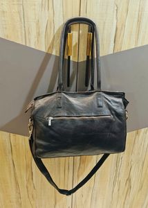Cowboysbag – Classic Black at an Unbeatable Price!