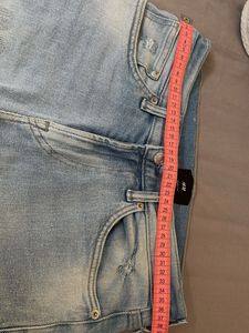H&amp;M Ripped Skinny Fit Jean ( 38X93cm)