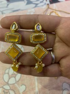Yellow Jewellery Set with Mangtika