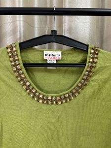Women Green Solid Sweatshirt