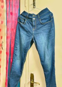 Blue High Waisted Denim Jeans💙🖤