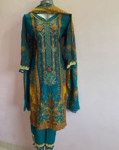 Pakistani New Kurta Set & Dupatta