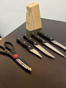 Knife Set With Wooden Holder