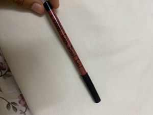 Nykaa lip liner mildly used